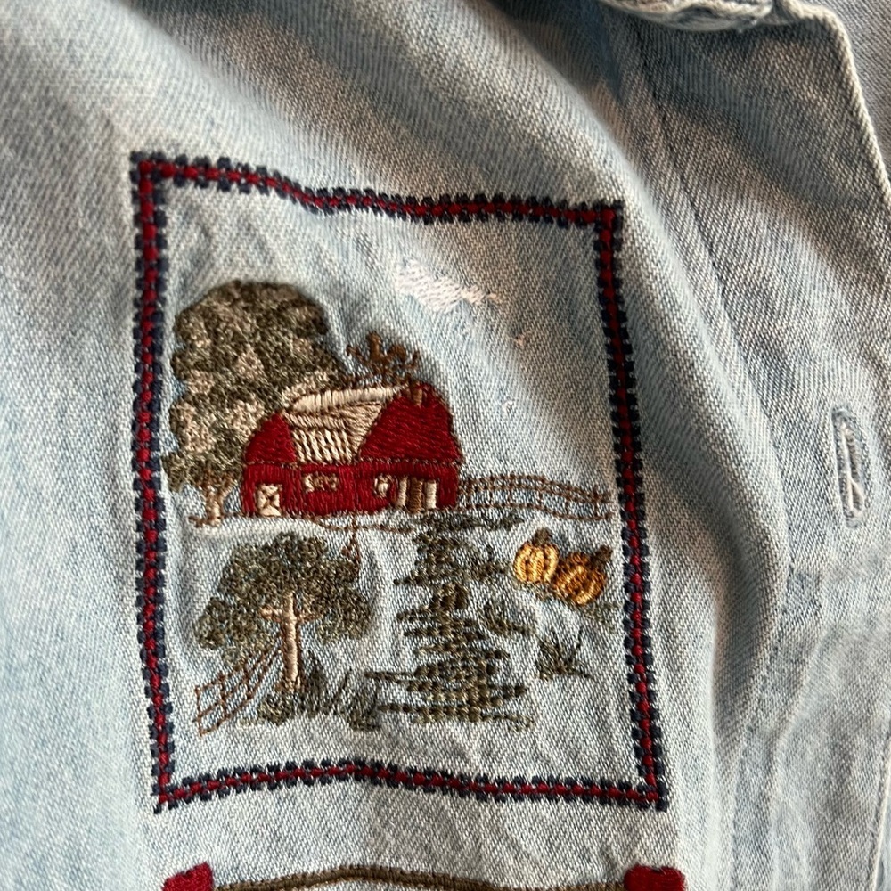 Vintage 90s Denim Button Up Jean Shirt Red barn sunflowers size medium cotton - Picture 13 of 15